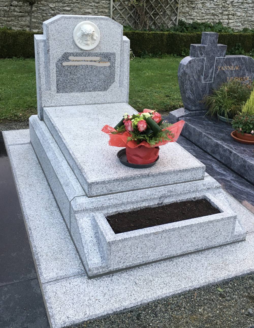 monument LE BEC Plomeur